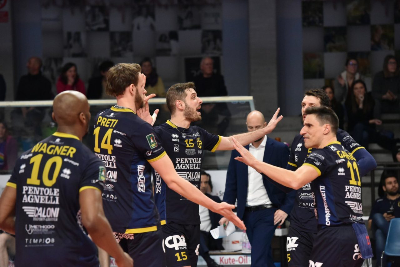 L’Olimpia infila anche la decima, Reggio Emilia si arrende in tre set