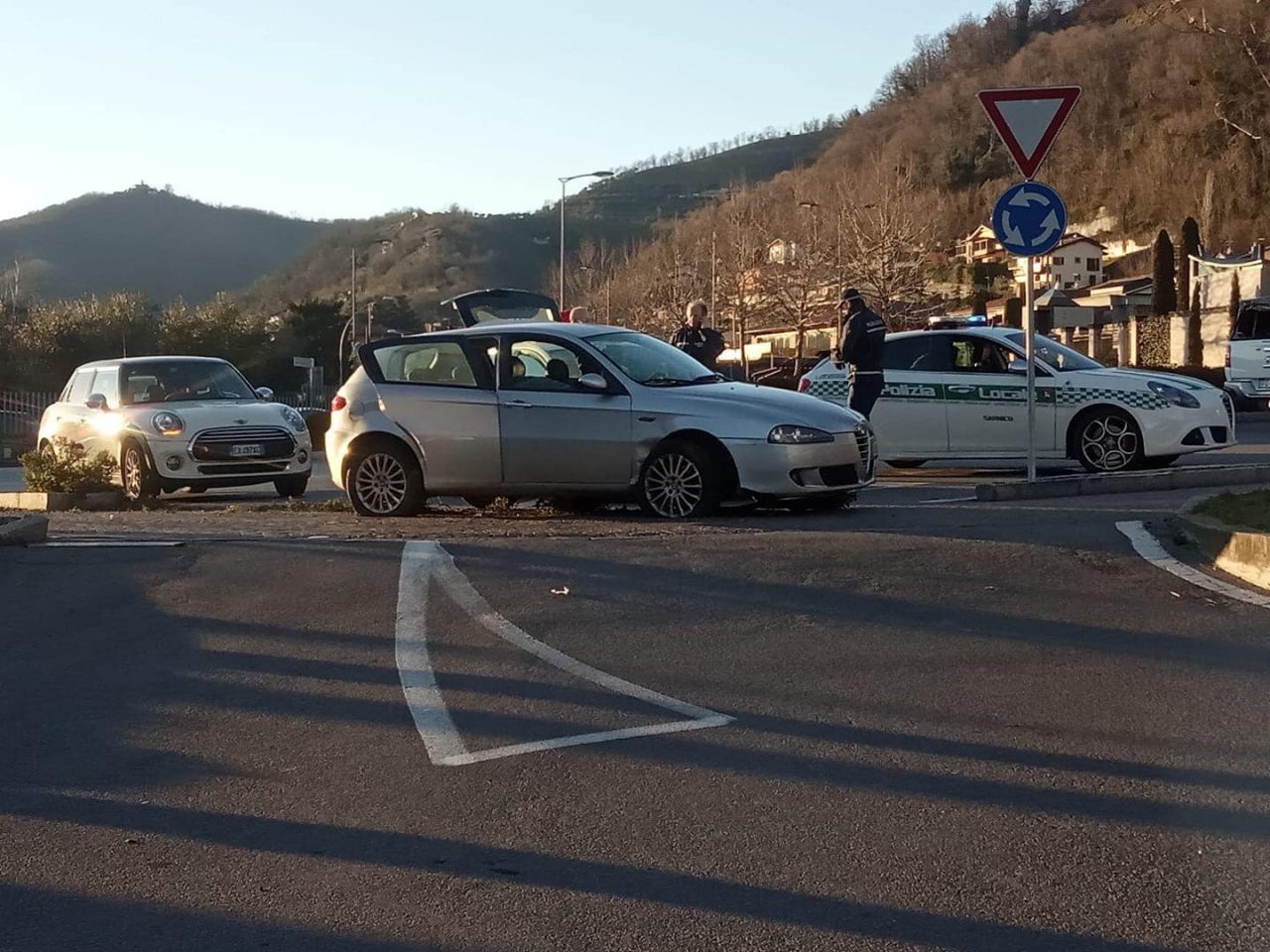 Guida senza patente, assicurazione e revisione. Fermato dalla Polizia di Sarnico