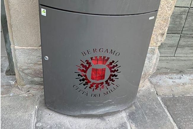 I cestini dei rifiuti di Bergamo li vogliono anche in Polonia