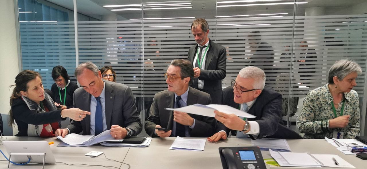 Coronavirus, la proposta della Regione: «Scuole chiuse per altri 7 giorni. No a nuove zone rosse»