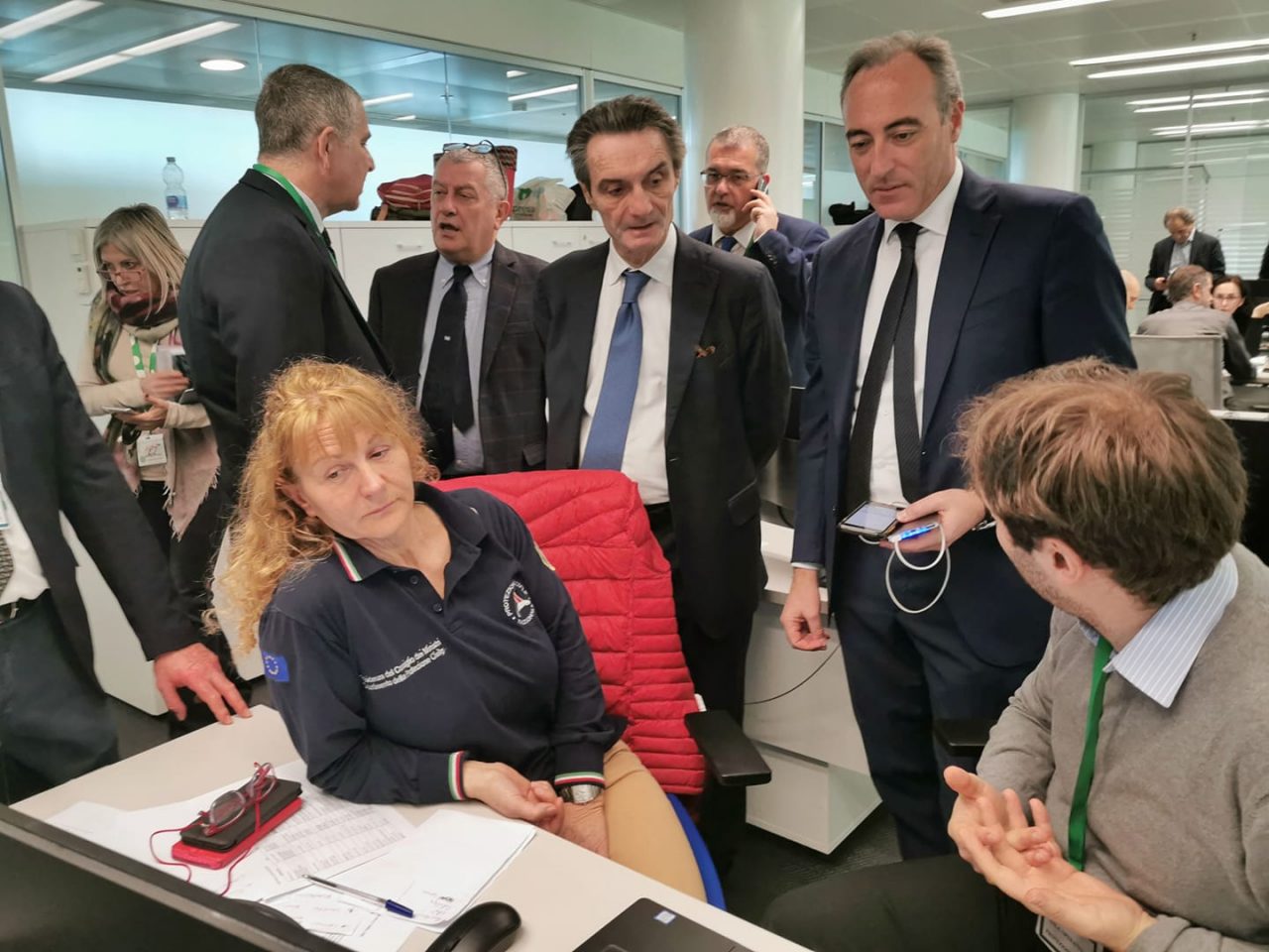 La Lombardia cerca di ripartire: «Sostegno al mondo produttivo». Calati i pazienti in ospedale