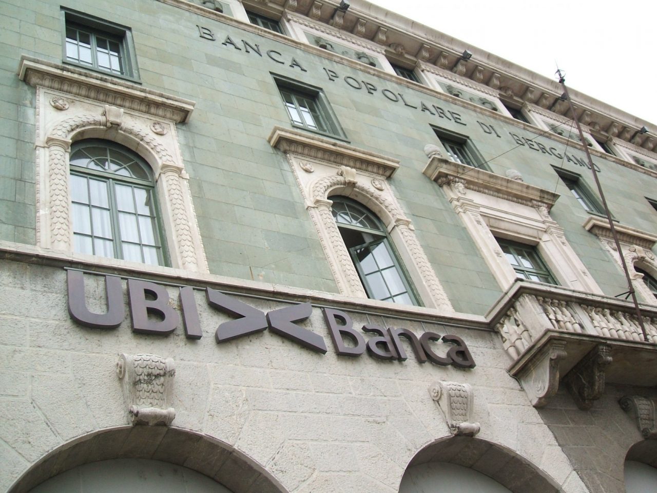 Intesa Sanpaolo compra Ubi Banca: offerta in azioni da 4,8 miliardi