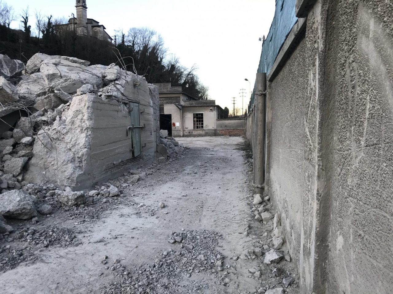 Demolizione dell’ex Italcementi di Albino, si dimette il coordinatore per la sicurezza. Lavori sospesi