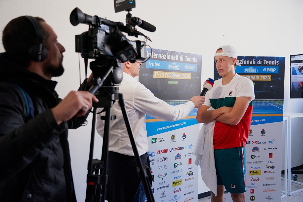 Telecamere e curiosità agli Internazionali di Tennis di Bergamo ha