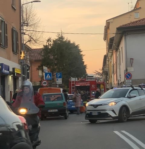 Fuga di gas in via Gabriele Rosa. Sul posto i Vigili di Fuoco e strada chiusa