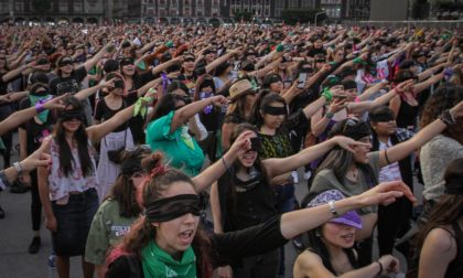 Domenica donne in piazza. Flash mob contro abusi e femminicidio