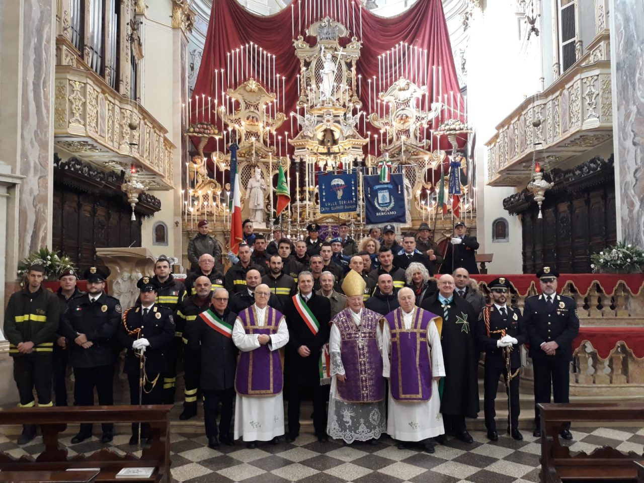 In tanti a Leffe per ricordare Cesare e Marika. Un abbraccio senza tempo