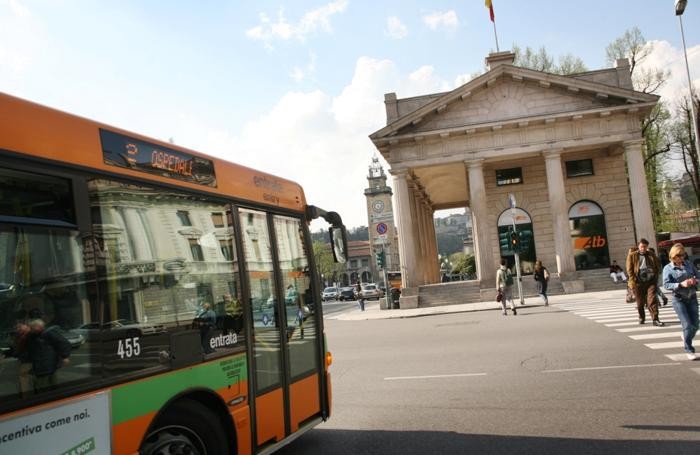 Atb, oggi e domani un unico biglietto valido tutto il giorno su tutti i mezzi