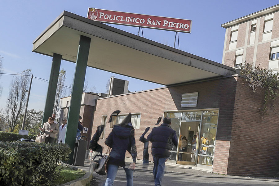 Al Policlinco San Pietro è impedito ai lavoratori protestare in cortile