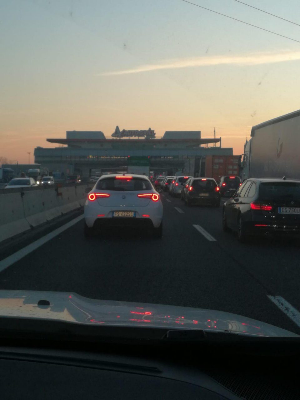 Incidenti sulla A4 e in Tangenziale Est: almeno due ore di coda per arrivare a San Siro