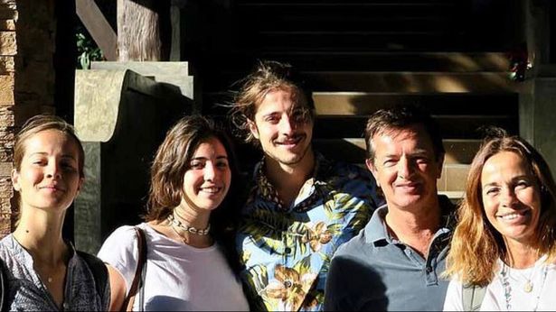 Gori riporta le figlie a casa perché l’Inghilterra «non sta prendendo il Coronavirus abbastanza sul serio»