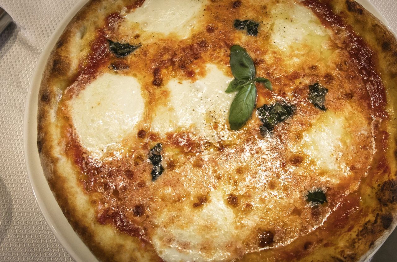Il Vesuvio e le altre: pizze donate a medici e infermieri (a Bergamo, Seriate e Ponte)