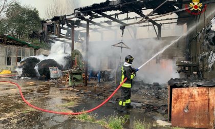 In fiamme un magazzino a Suisio, fortunatamente non ci sono feriti