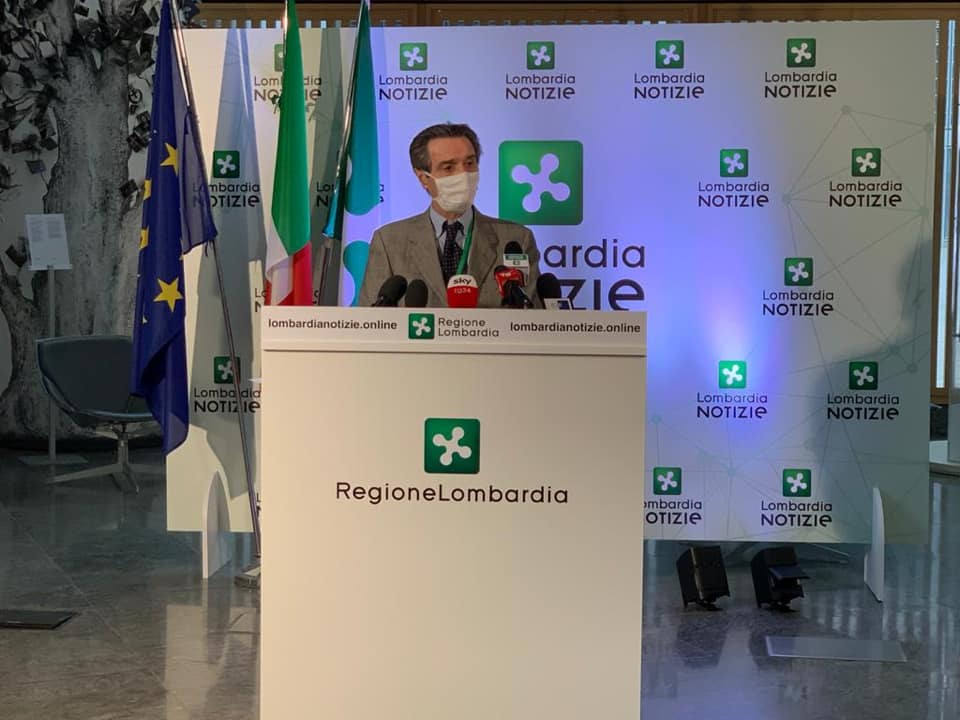 I contagi tornano a salire. Fontana: «Siamo intorno ai 2500 casi. Sono preoccupato»