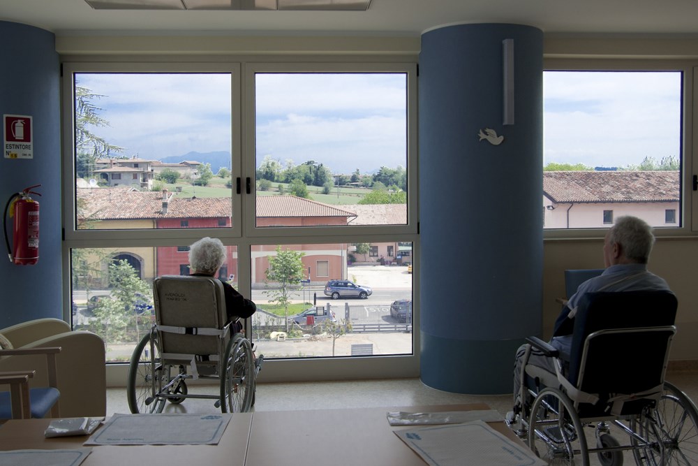 «Già 600 morti. Proteggete le case di riposo». È il monito lanciato da Cgil, Cisl e Uil