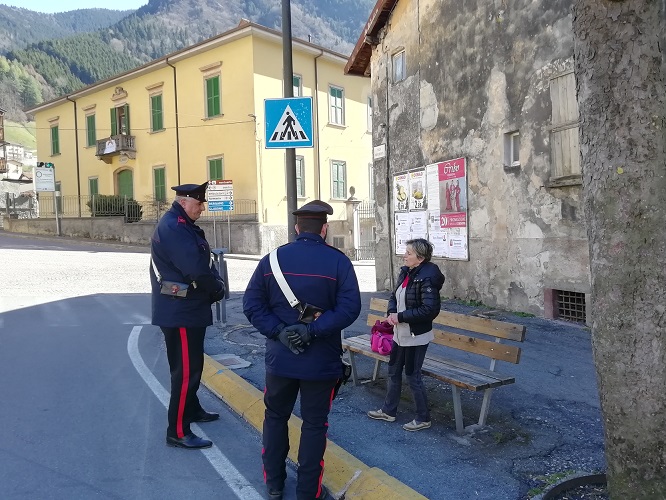 Controlli anti-contagio: 54 denunce, tipo chi cercava un caffè con vista lago