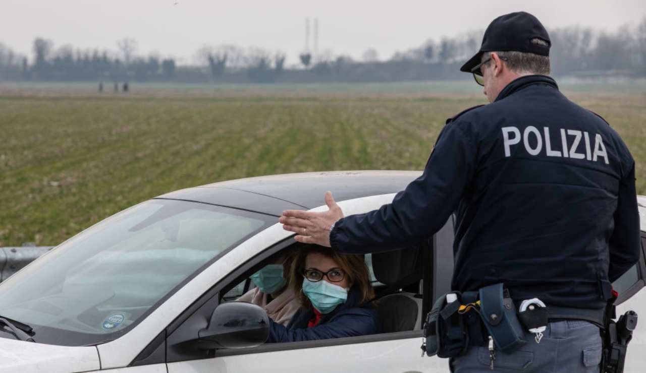 Se esci di casa devi dichiarare che non sei obbligato alla quarantena. Scarica il nuovo modello