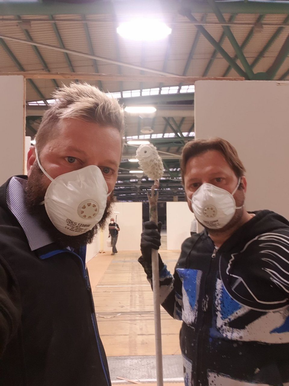 Dentro il cantiere dell’ospedale da campo degli Alpini alla Fiera, dove batte il cuore di Bergamo