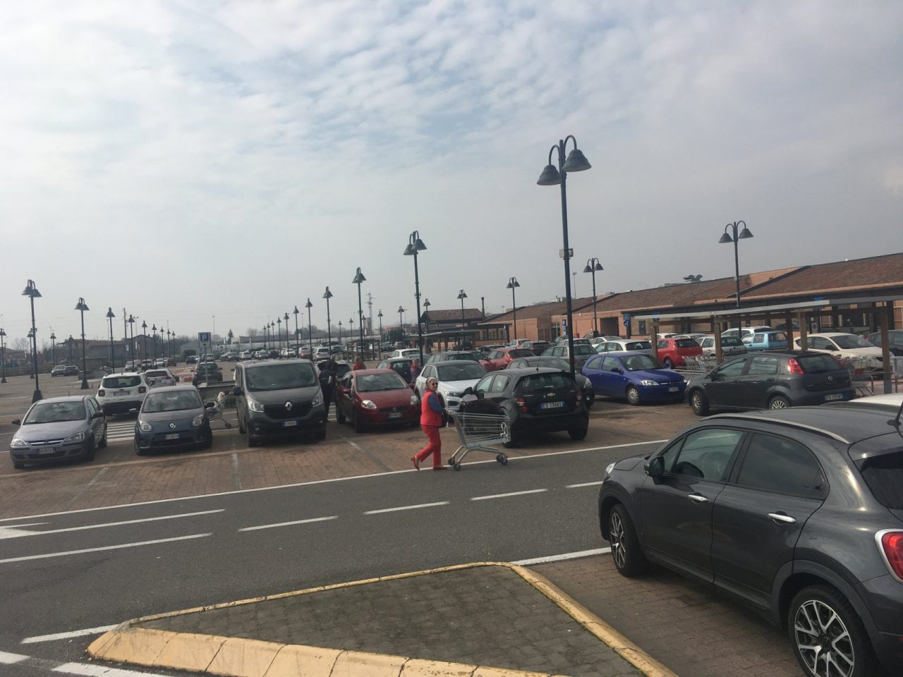 Ok fare la spesa, ma fatela da soli e non andate tutti i santi giorni