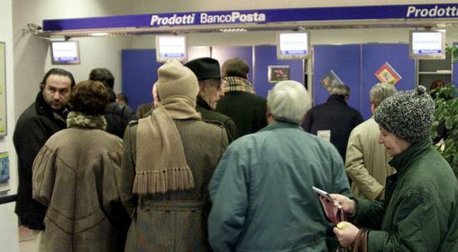 Lunedì arrivano le pensioni. Meglio riscuotere al Postamat