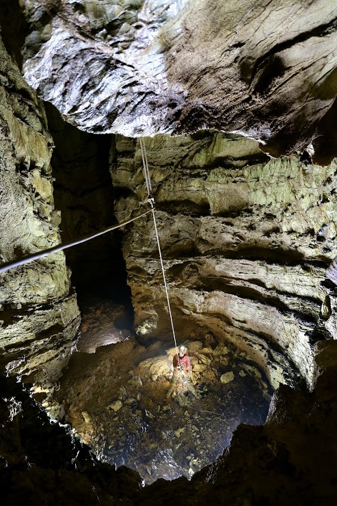 Tempo Libero - Angelo Corna - Underland Grotta Enigma il quarto salto (foto Luana Aimar)