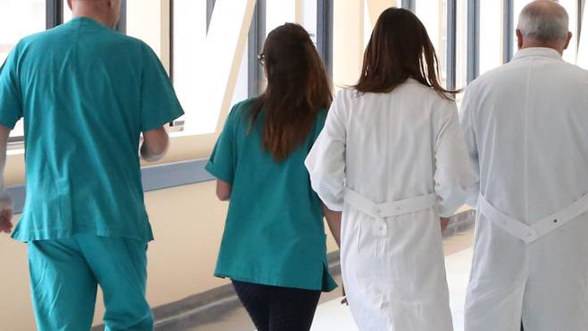 Regione avvia le verifiche sui medici non vaccinati, che rischiano la sospensione dal lavoro