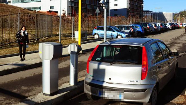 Al Papa Giovanni gli infermieri pagano il parcheggio anche in questi giorni: assurdo