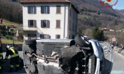 Automobile si ribalta a Strozza. Interviene l'elisoccorso, è grave un cliclista