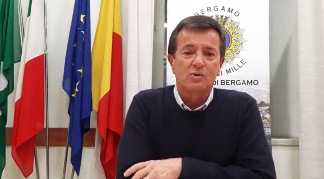 L’appello di Gori ai giovani: «Aiutiamo la Croce Rossa a consegnare i farmaci agli anziani»