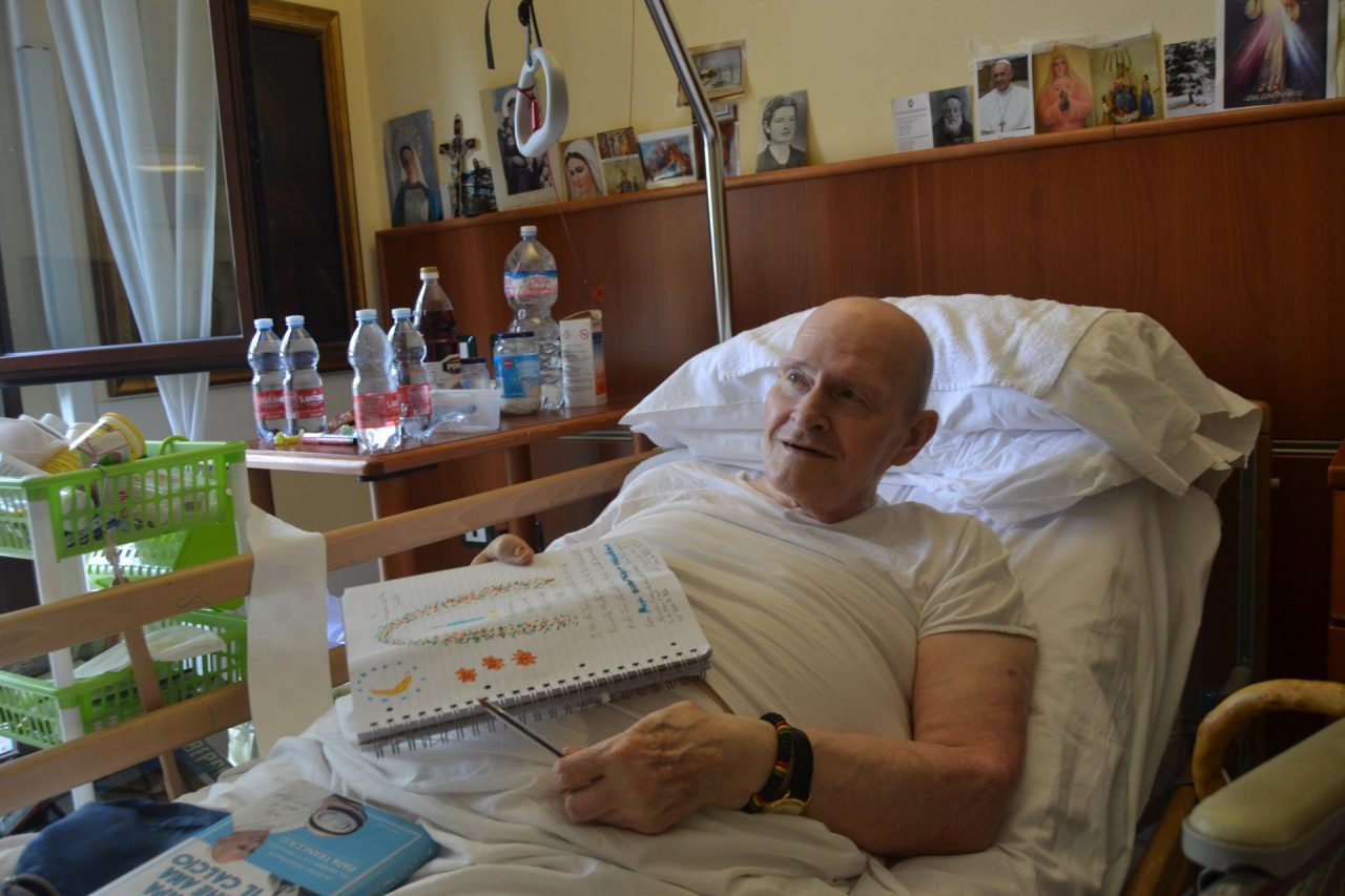 Dalmine dice addio a Romeo Taiocchi, che metteva la sciarpa al crocifisso