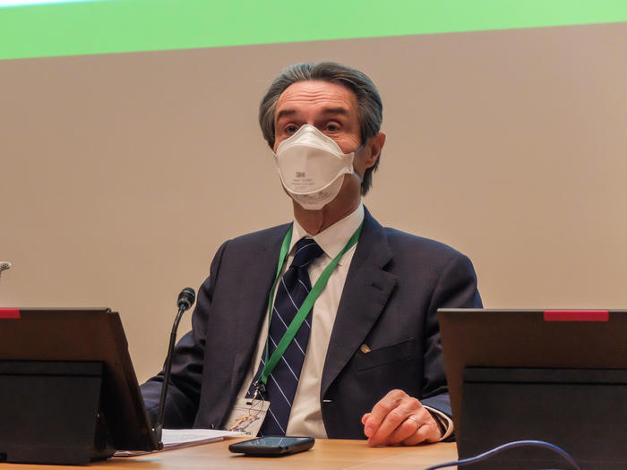 L’annuncio del governatore Fontana: «La Lombardia sarà zona rossa, non ce lo meritiamo»