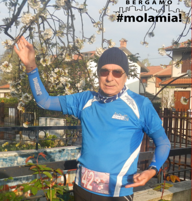Fausto di Treviolo corre le mezze maratone in giardino. E così raccoglie fondi