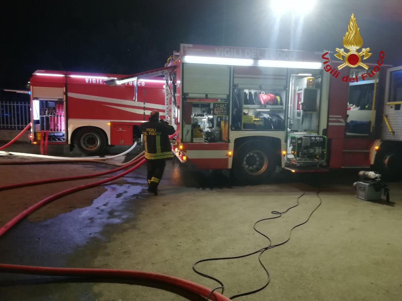 Rogo alla Zappettini di Seriate, sul posto tre squadre dei Vigili del Fuoco