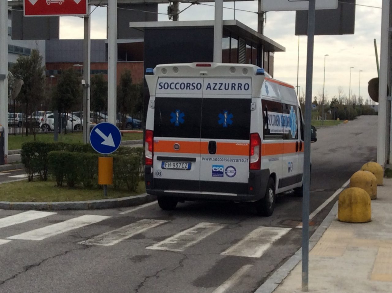 Scontro tra un’auto e una moto in via del Polaresco: grave un ragazzo 17enne