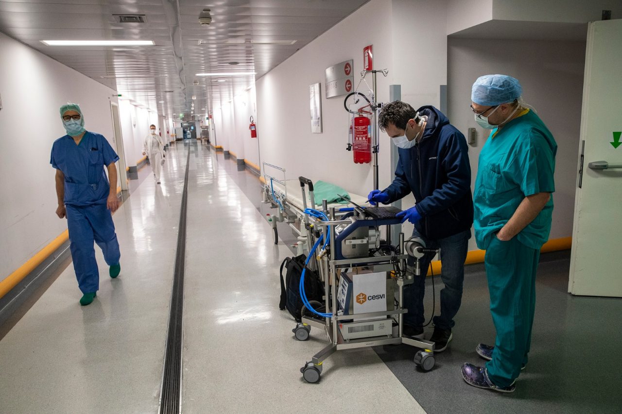 A Bergamo 112 casi in più. Scendono sotto 600 i pazienti lombardi in terapia intensiva
