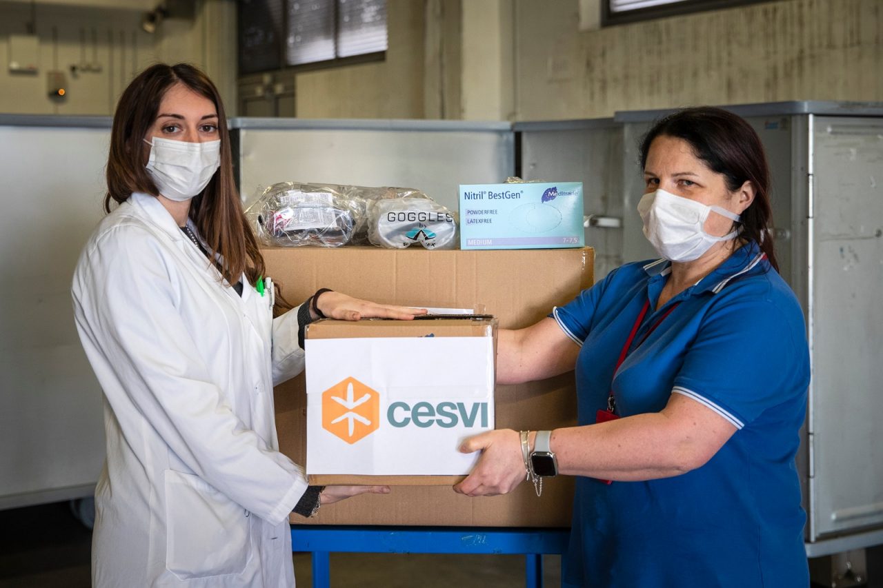 Cesvi dona alla sanità bergamasca 700 mila dispositivi di protezione e oltre 500 ventilatori