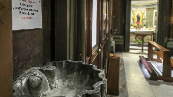 I Vescovi sulle Messe ancora a porte chiuse: «Così si compromette la libertà di culto»