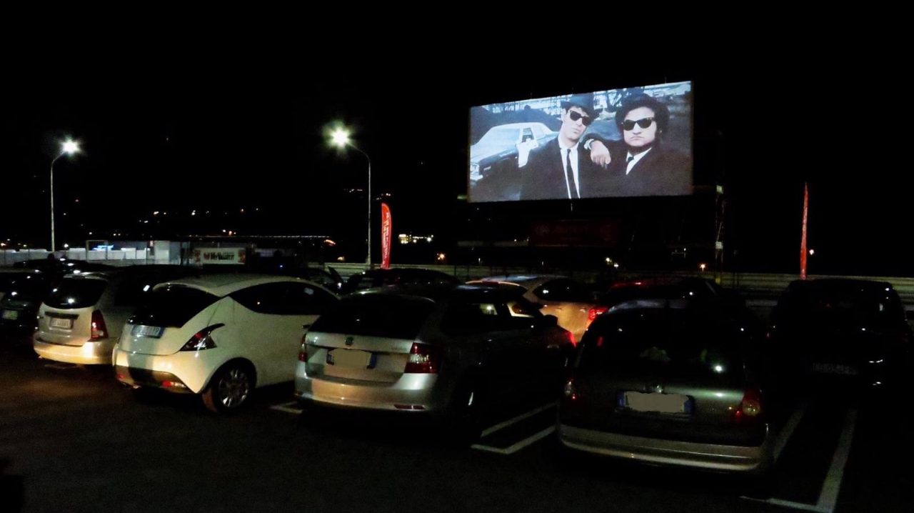 Cinema ai tempi del virus, ad Albino sanno già come fare: si rilancia la multisala all’aperto