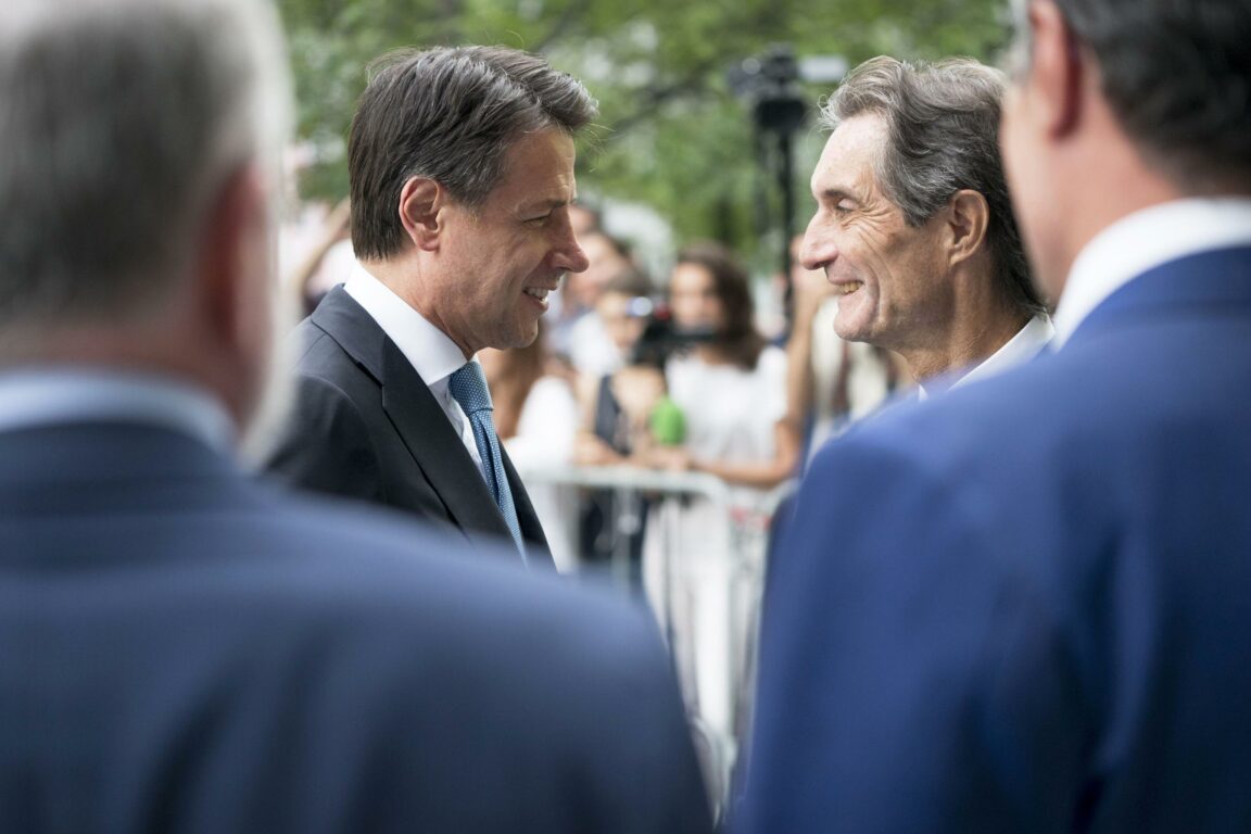 Fontana risponde al premier Conte sulla non imposizione della zona rossa in Val Seriana