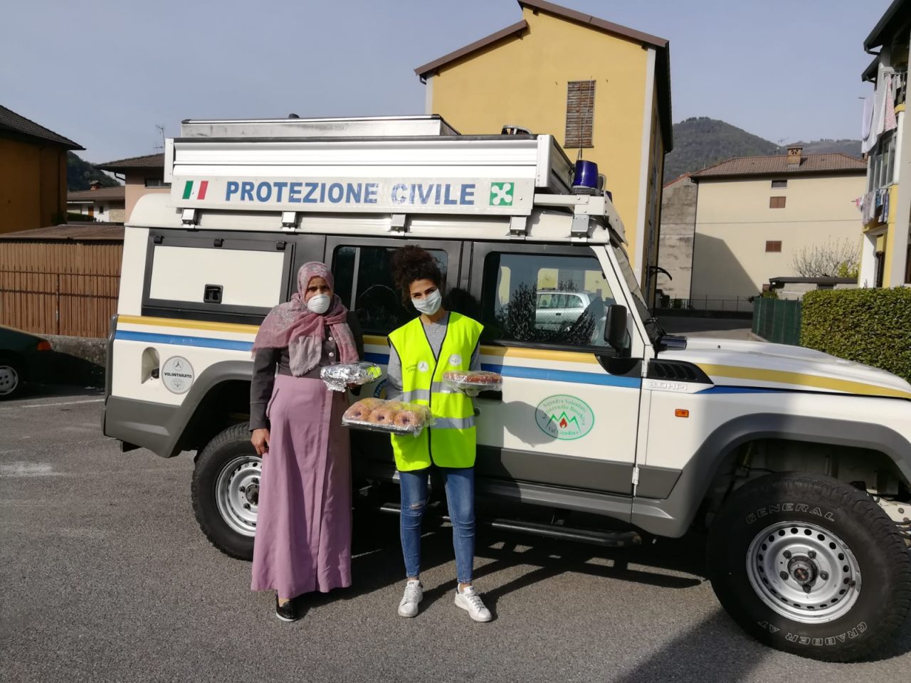 La comunità marocchina di Gandino ha donato dei dolci al personale dell’ospedale alla Fiera