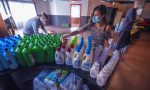 Superbergamo distribuisce kit solidali in aiuto delle persone in difficoltà economica