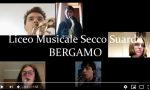 «La musica non si ferma, Bergamo non molla!»: l'esibizione del Secco Suardo Saxophone Ensemble