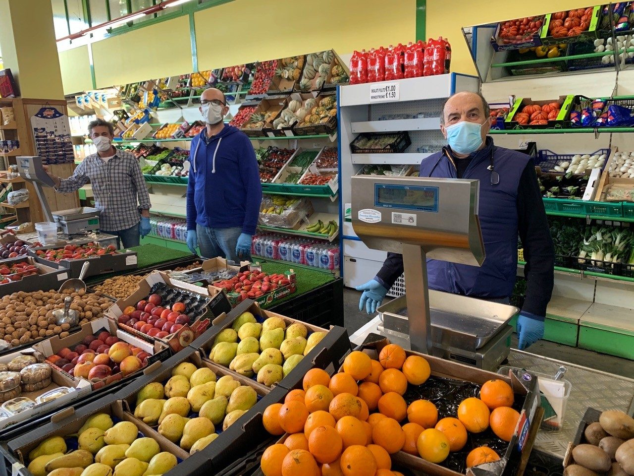 Lecchi Frutta si reinventa: nei giorni della pandemia il mercato va a casa delle massaie
