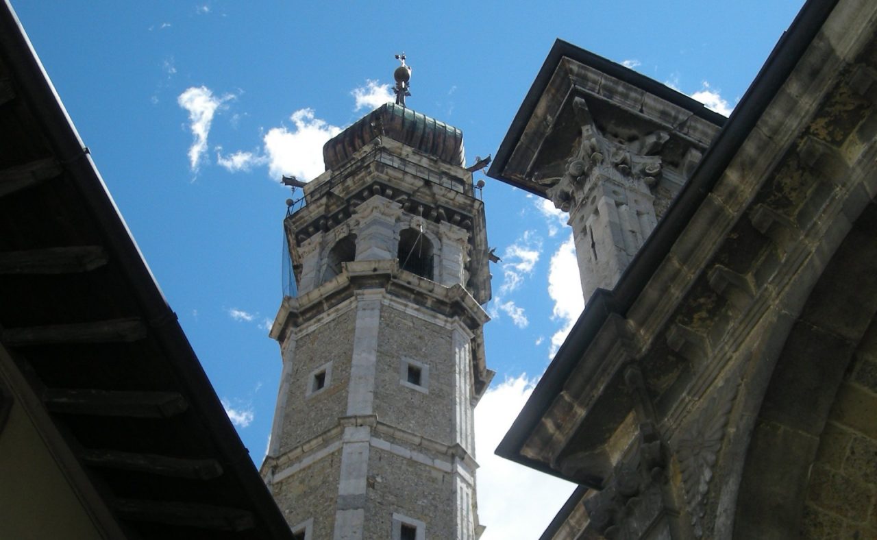 Tola, grida e cruca: a Gandino resistono le tradizioni del Venerdì Santo