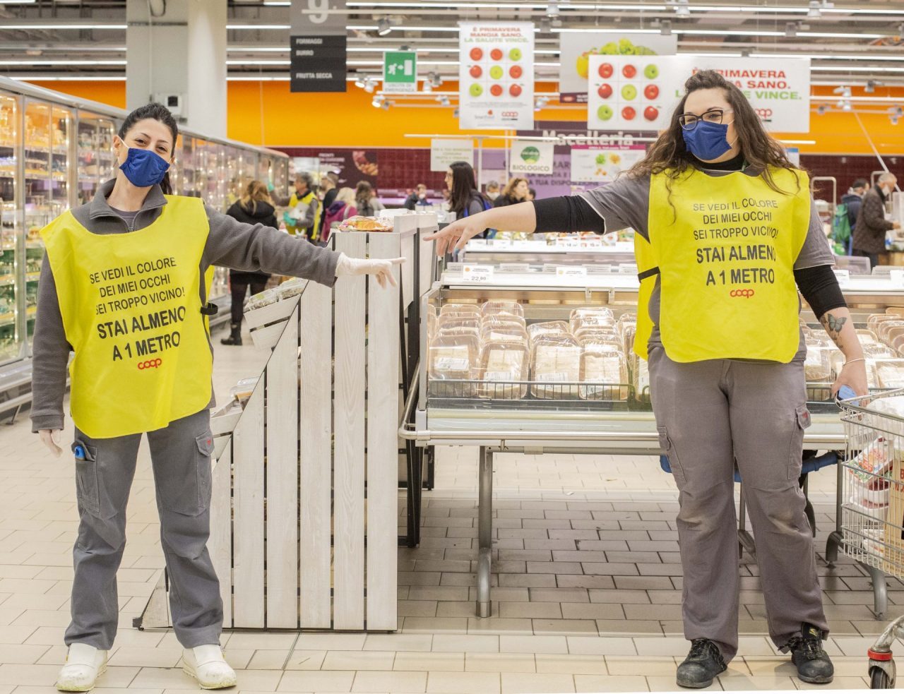 Mantenere la distanza al supermercato: l’iniziativa di Coop Lombardia