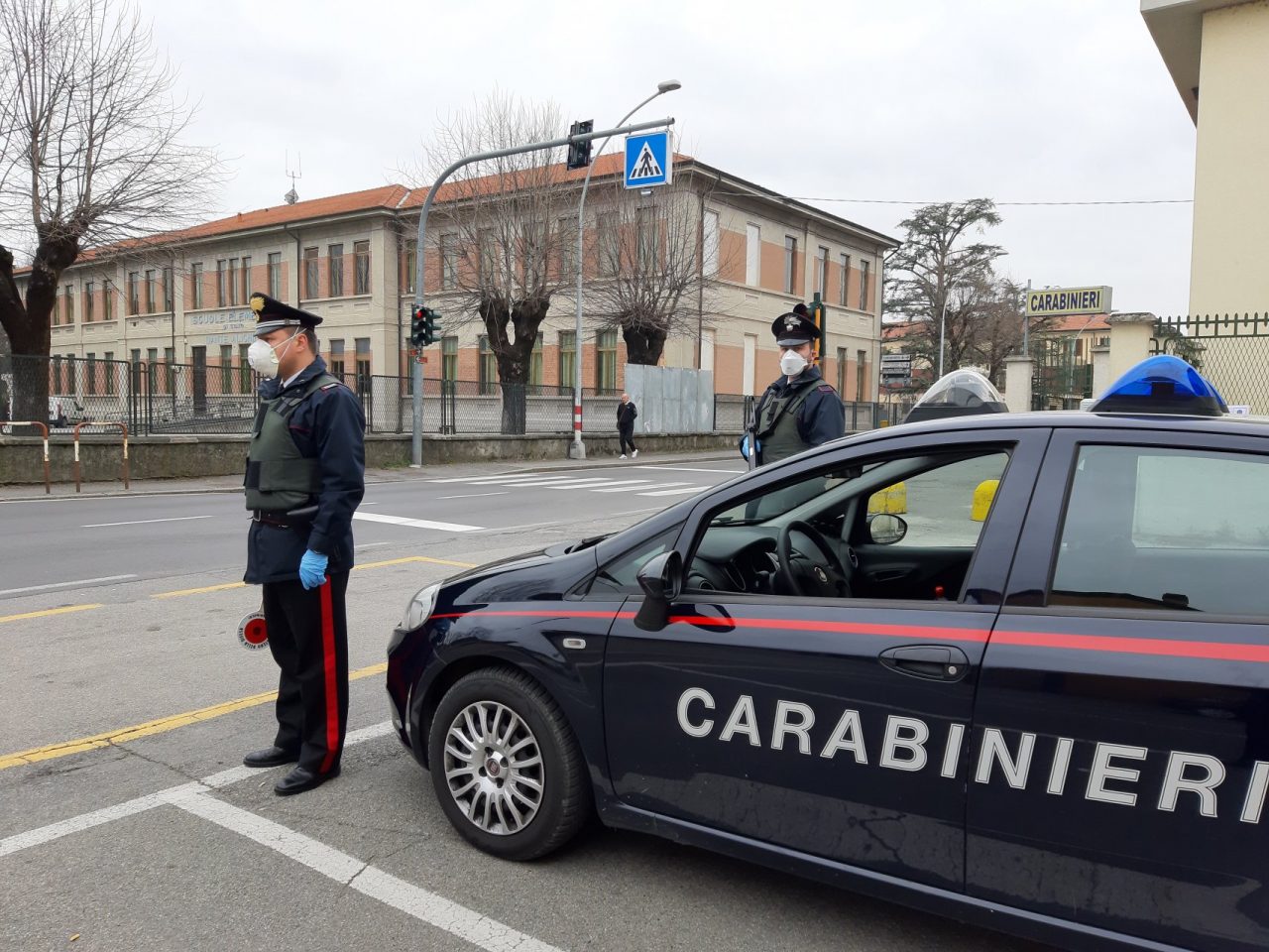 Rapina un minore e una donna: ladro seriale portato in carcere a Bergamo