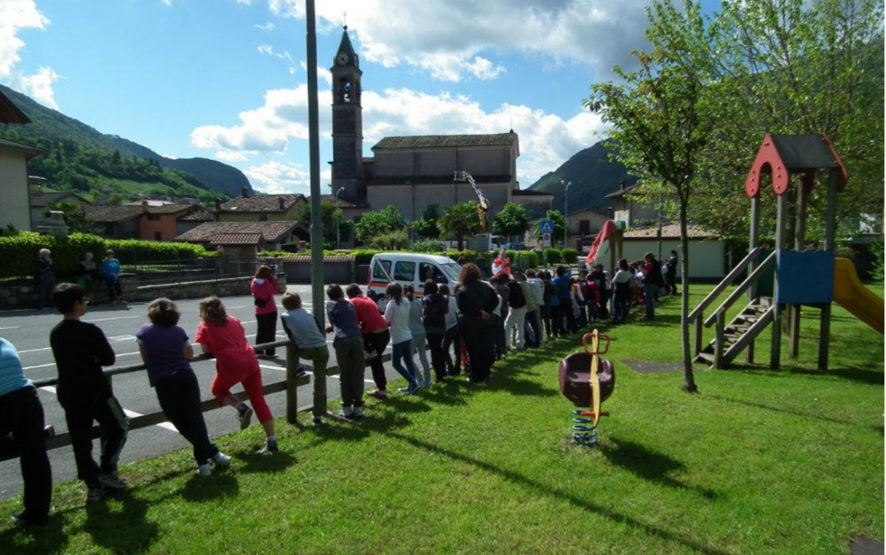 A Cerete le classi quinte “tornano” a scuola per i saluti: avranno un parco tutto per loro