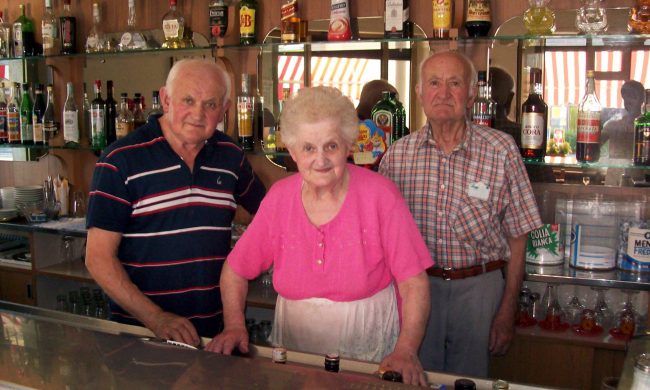 Una vita dietro al bancone del bar di famiglia: Spirano piange Lina Zanotti
