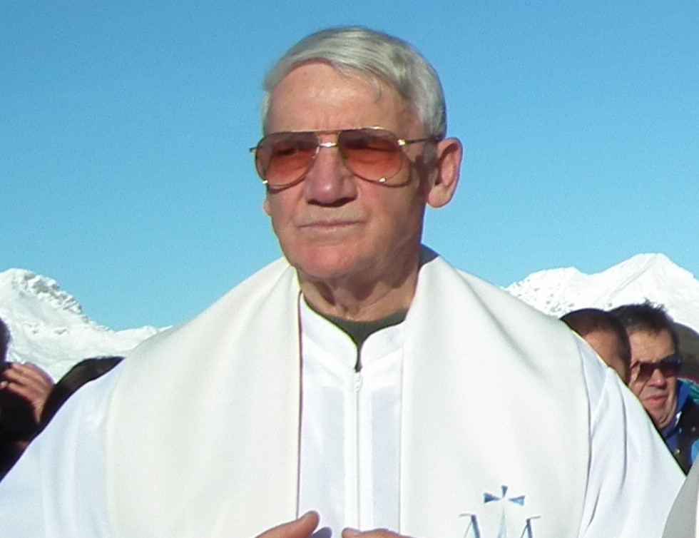 Addio a padre Eleuterio Bertasa, Peia piange il sacerdote delle vette