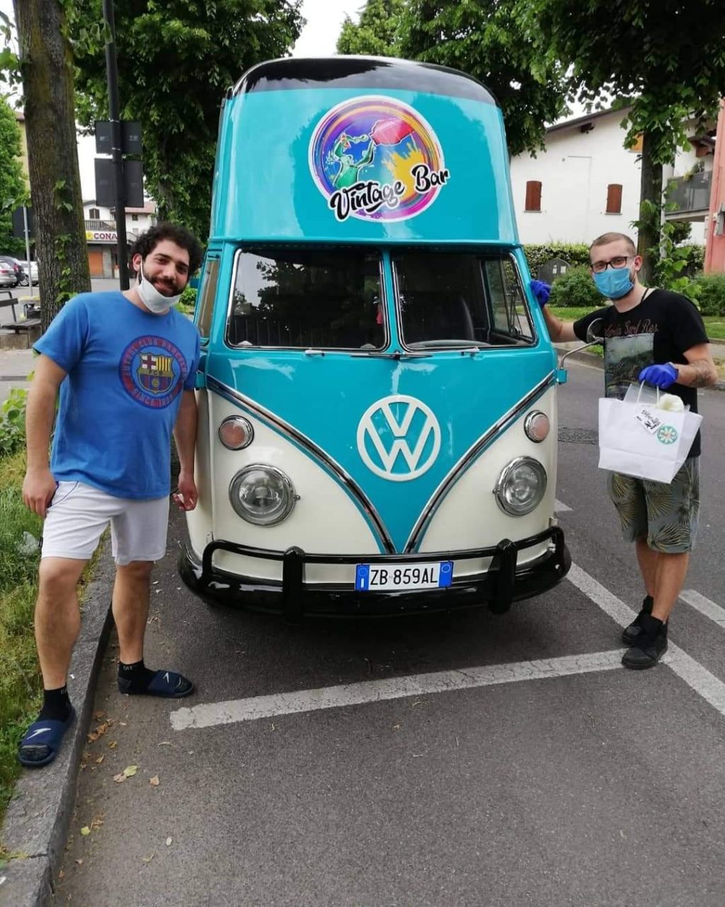 La ripartenza delle attività a Dalmine: c’è il furgone vintage che ti porta l’aperitivo!